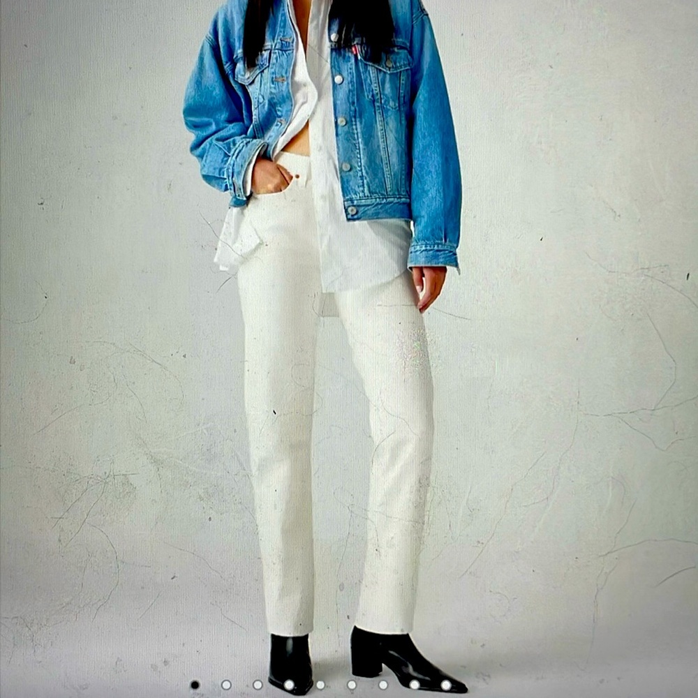 Levi’s Premium Wedgie Straight Fit White Jeans Sz 28